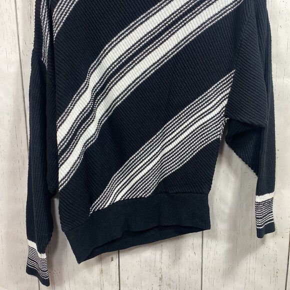 Free People Black & White Asymmetrical Stripe Knit Sweater Size M Boho Slouchy - Picture 12 of 15